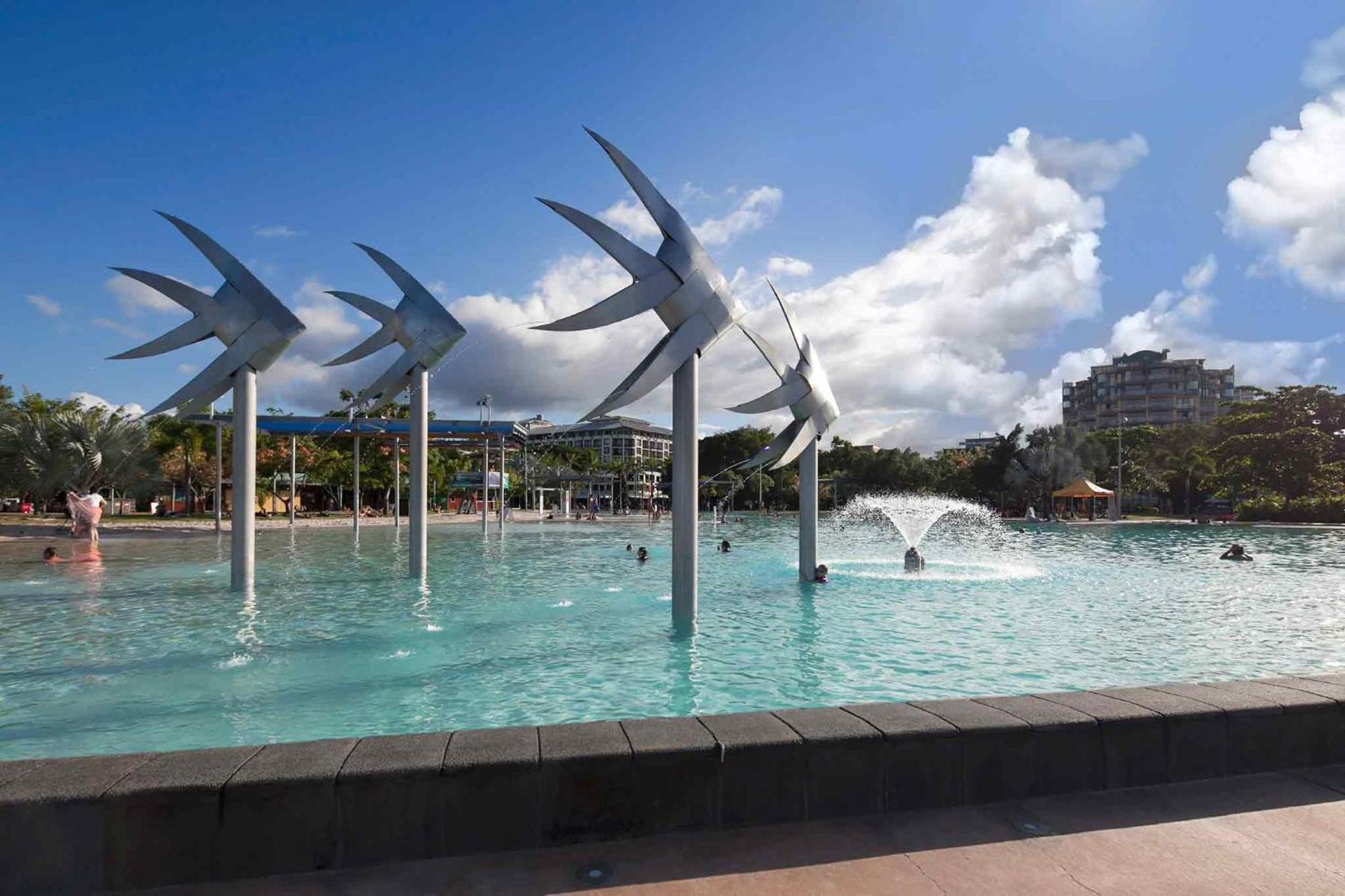 City Centre Apartment With Mountain And Pool Views Cairns Exterior photo