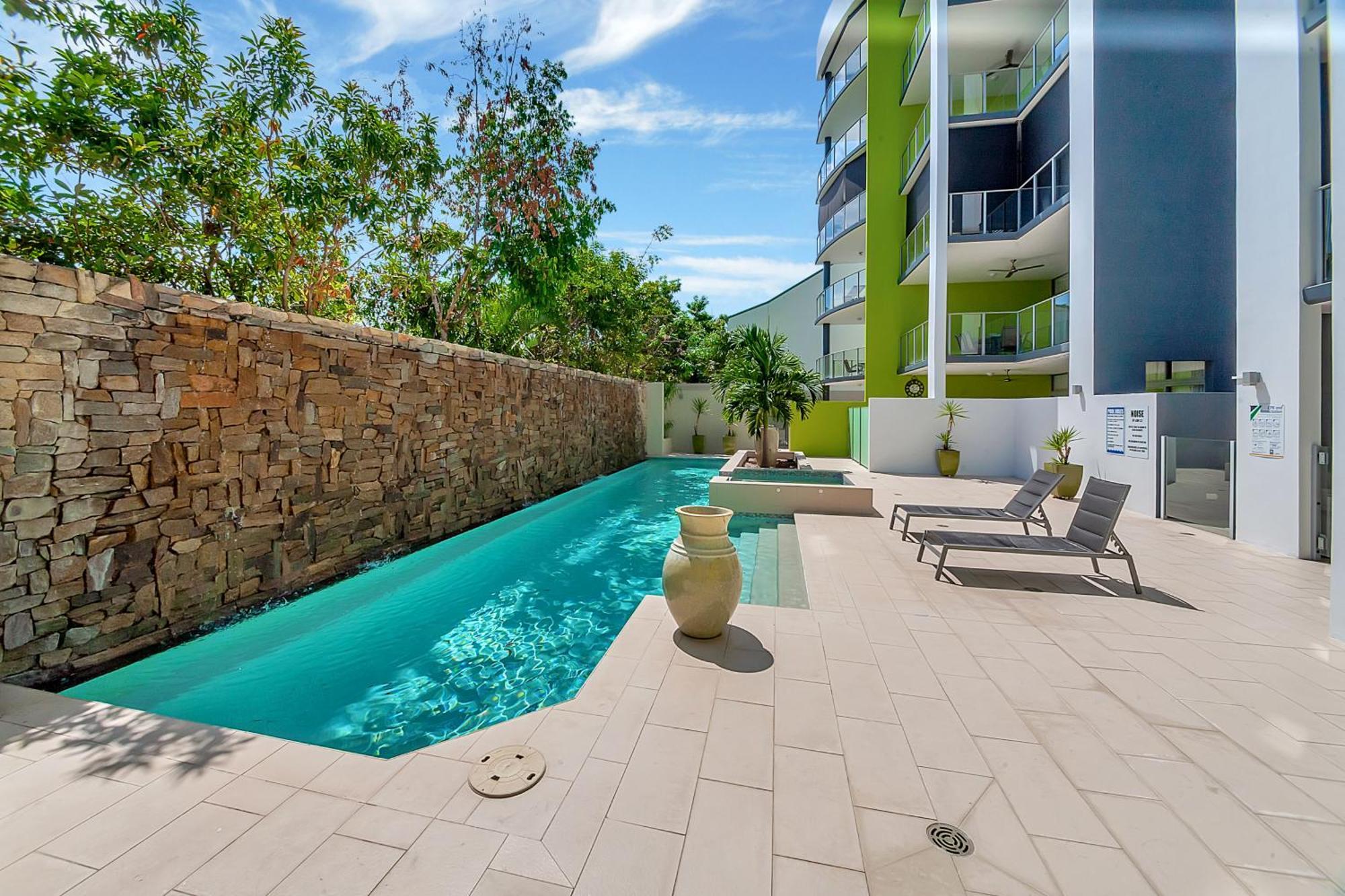 City Centre Apartment With Mountain And Pool Views Cairns Exterior photo